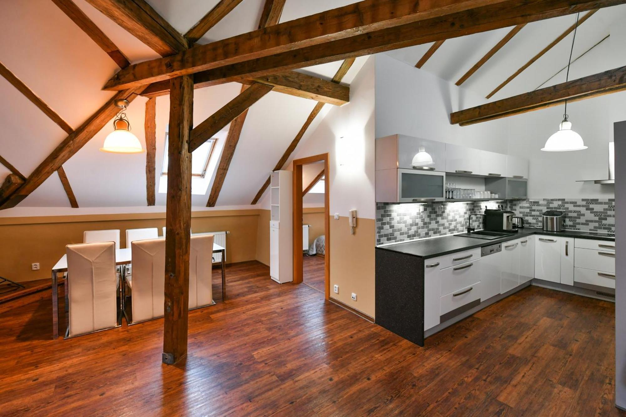 Amazing Charles Bridge Apartment Прага Экстерьер фото