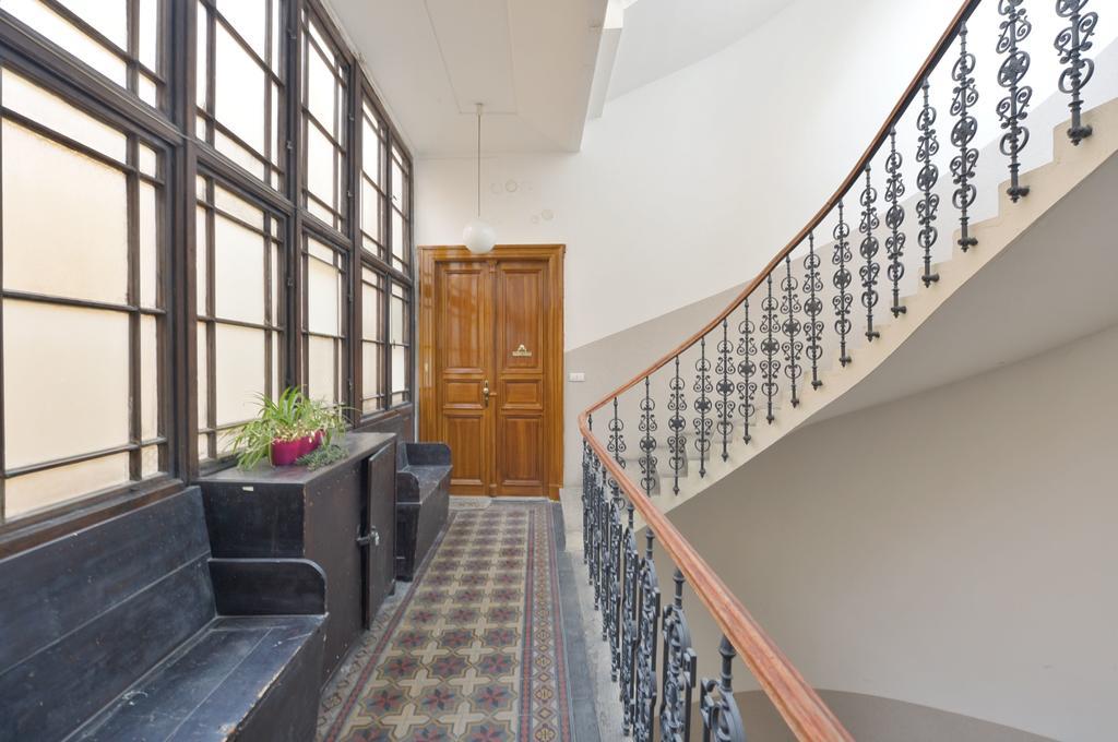 Amazing Charles Bridge Apartment Прага Экстерьер фото