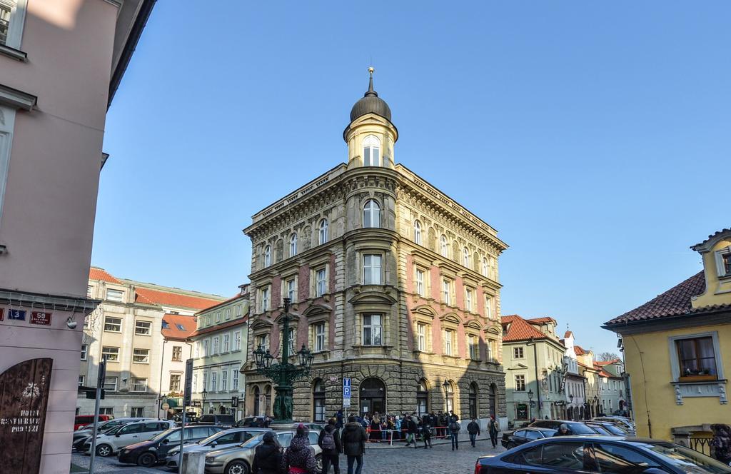 Amazing Charles Bridge Apartment Прага Экстерьер фото