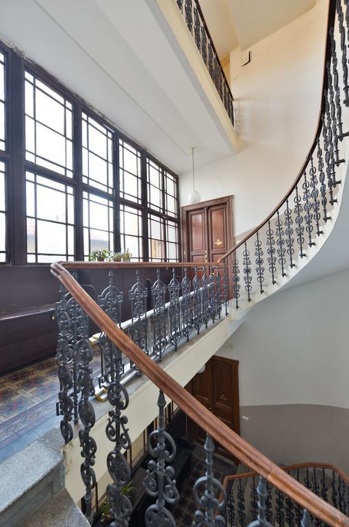 Amazing Charles Bridge Apartment Прага Экстерьер фото