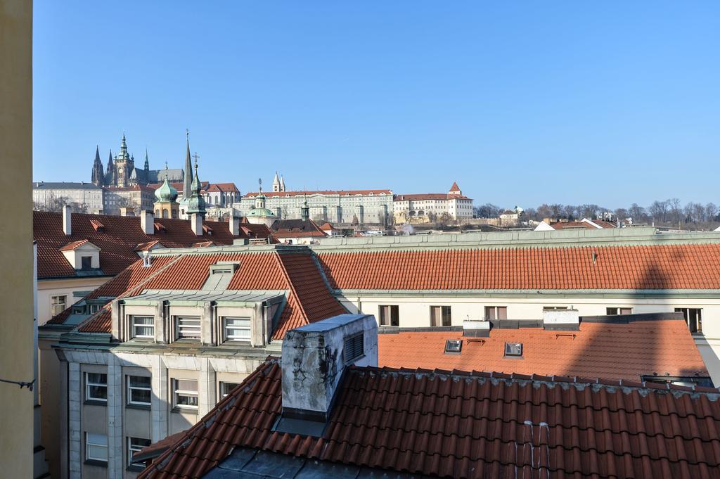 Amazing Charles Bridge Apartment Прага Экстерьер фото