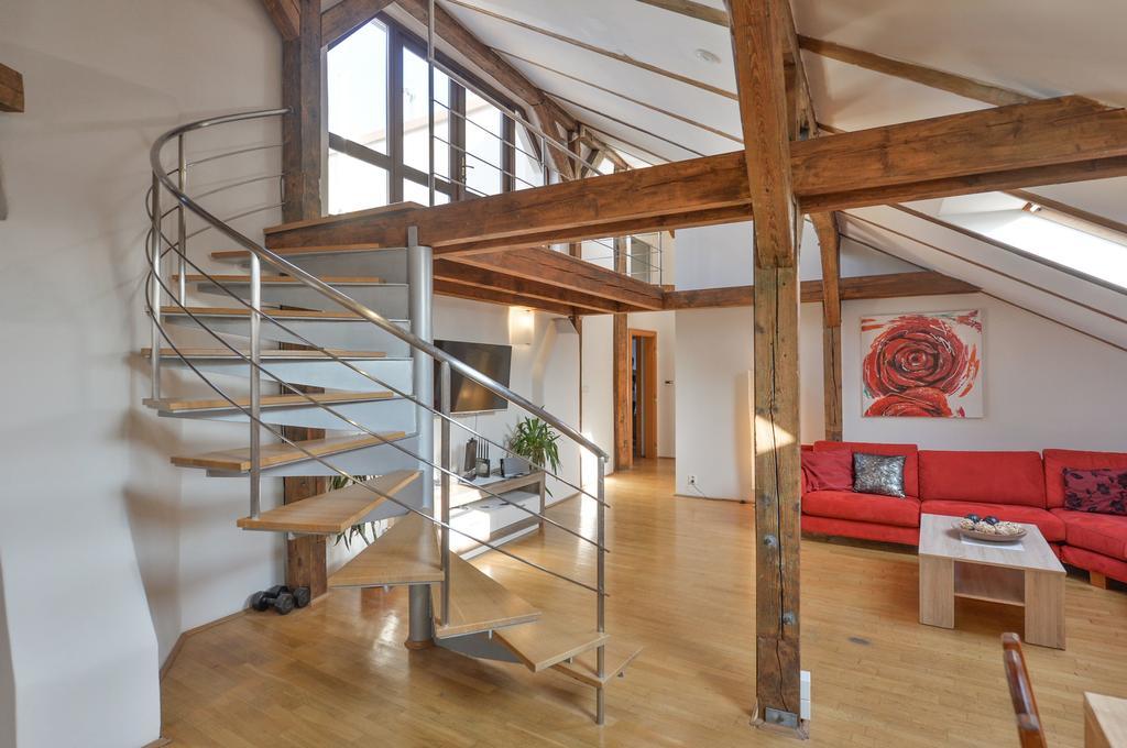 Amazing Charles Bridge Apartment Прага Экстерьер фото