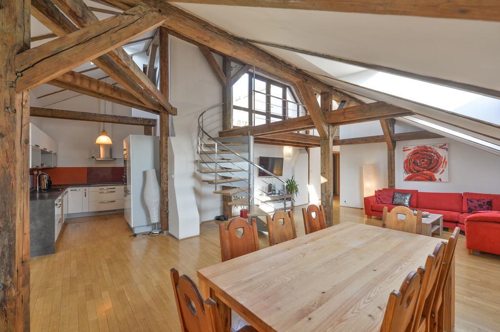 Amazing Charles Bridge Apartment Прага Экстерьер фото