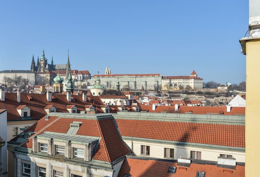 Amazing Charles Bridge Apartment Прага Экстерьер фото